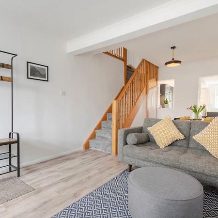 Modern 2 Bed House In Rainham, Kent - Central Location Rainham  Eksteriør billede
