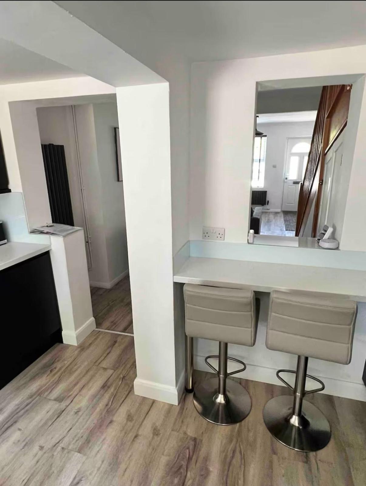 Modern 2 Bed House In Rainham, Kent - Central Location Rainham  Eksteriør billede