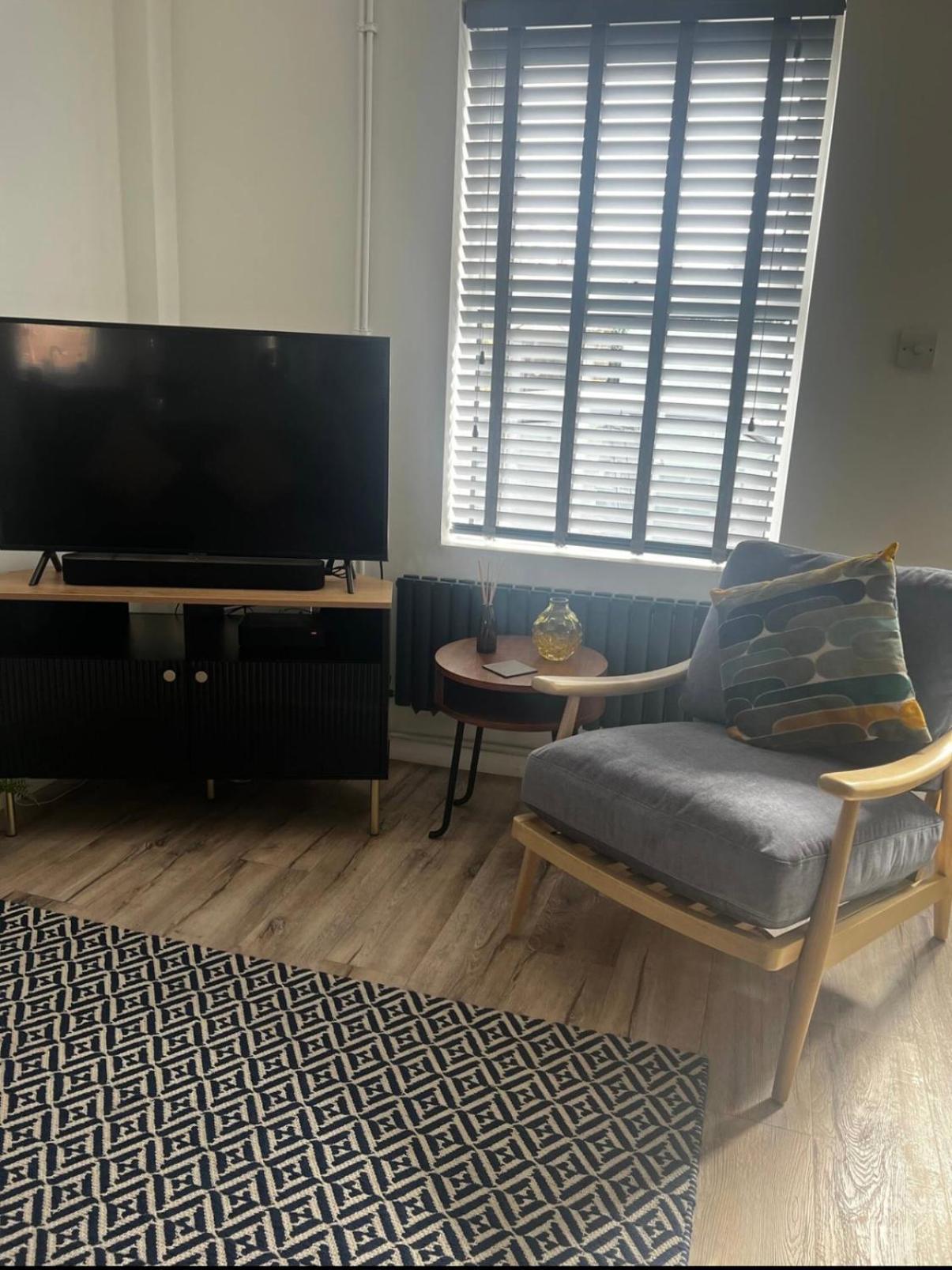 Modern 2 Bed House In Rainham, Kent - Central Location Rainham  Eksteriør billede