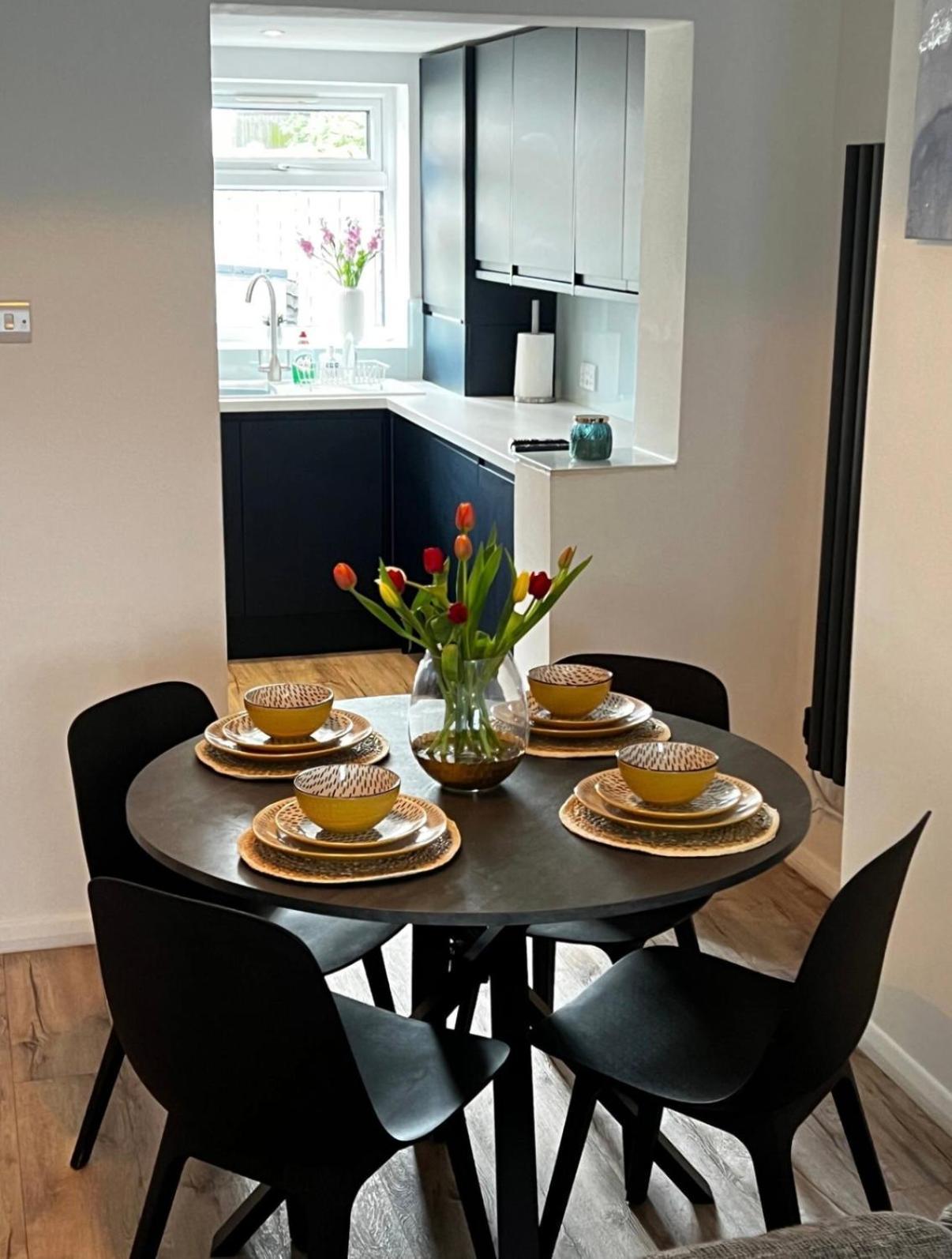 Modern 2 Bed House In Rainham, Kent - Central Location Rainham  Eksteriør billede