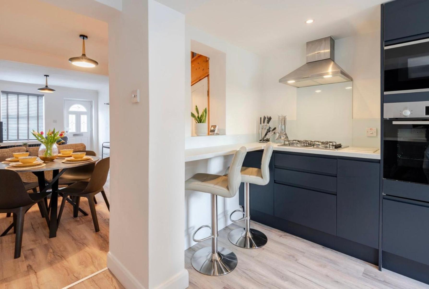 Modern 2 Bed House In Rainham, Kent - Central Location Rainham  Eksteriør billede